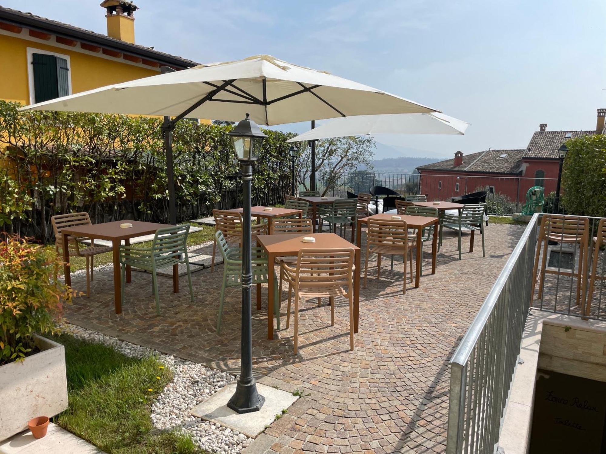 Relais Fontana Rosa B&B Wellness Caprino Veronese Esterno foto