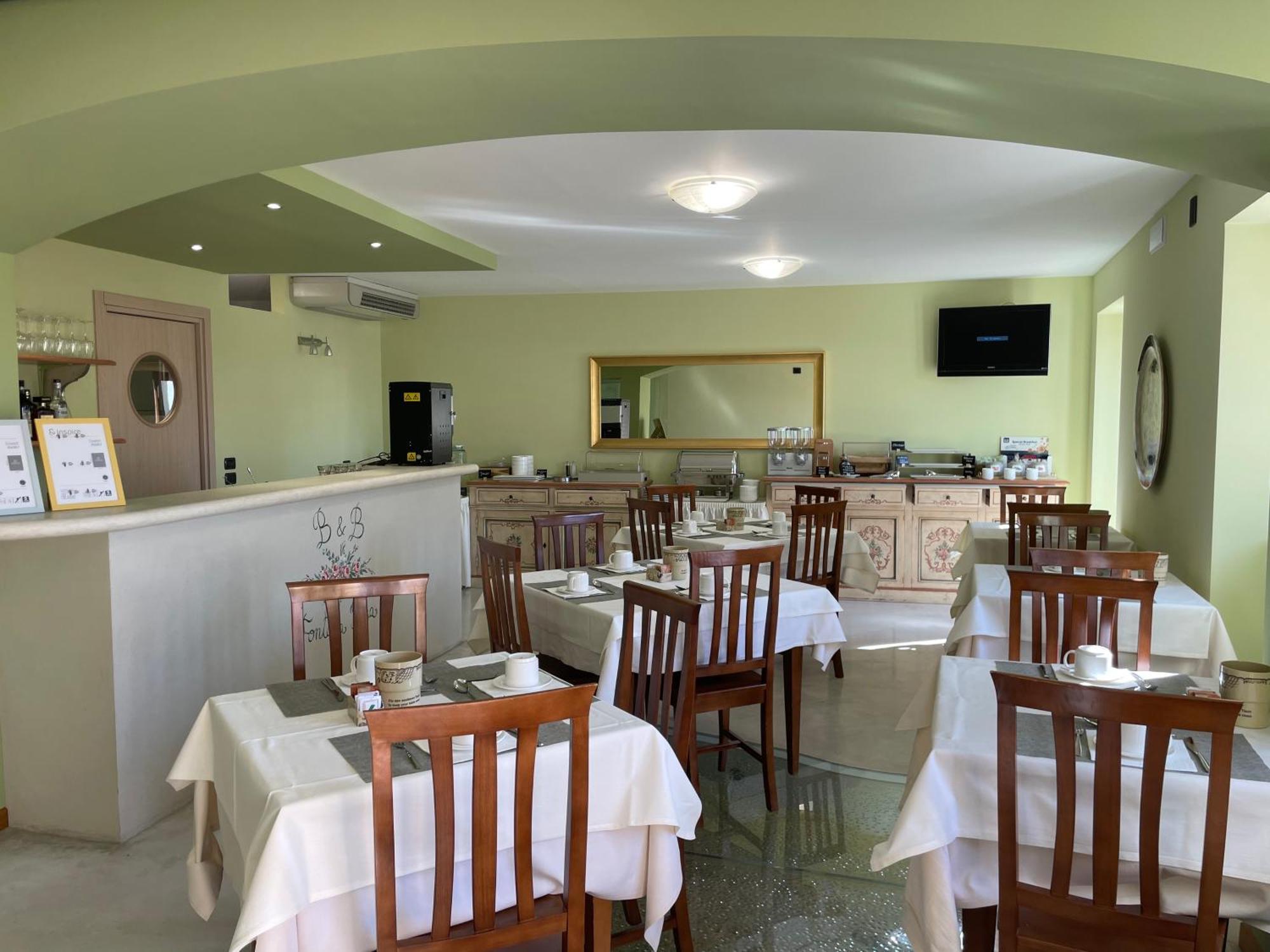 Relais Fontana Rosa B&B Wellness Caprino Veronese Esterno foto
