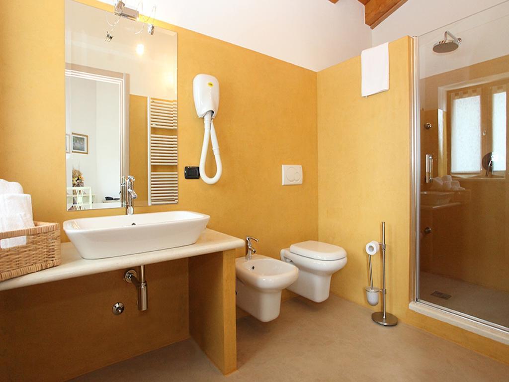 Relais Fontana Rosa B&B Wellness Caprino Veronese Camera foto
