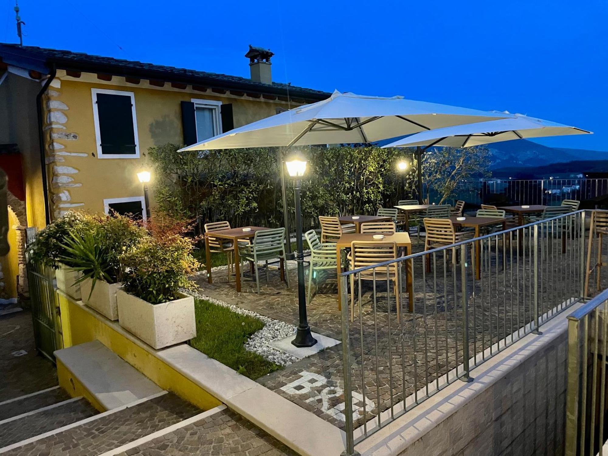 Relais Fontana Rosa B&B Wellness Caprino Veronese Esterno foto