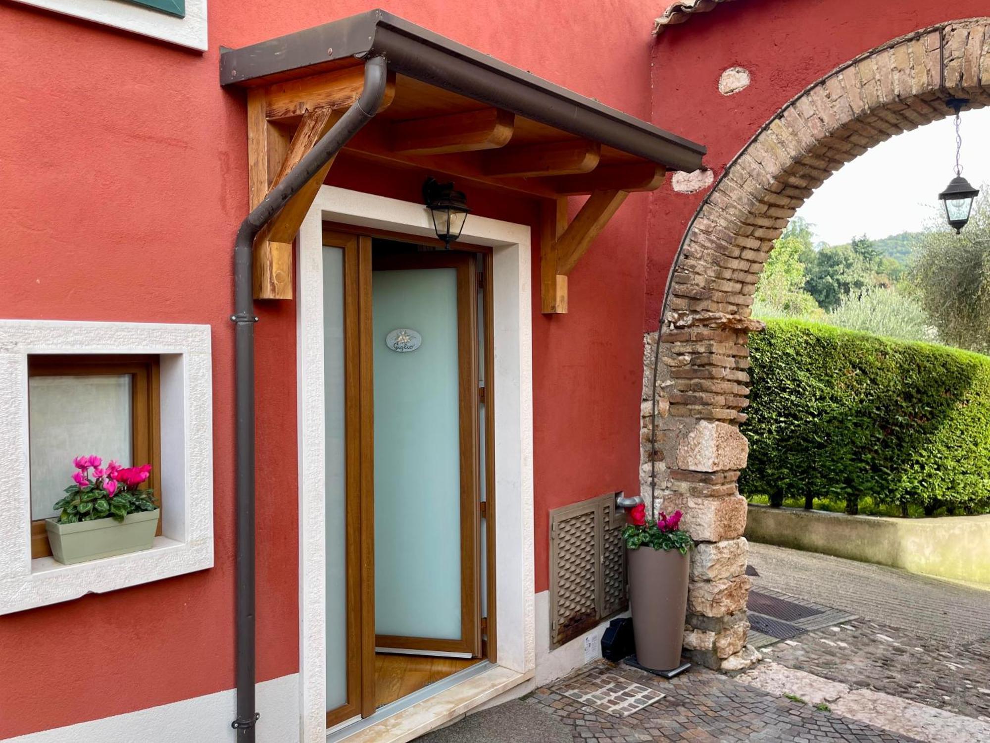 Relais Fontana Rosa B&B Wellness Caprino Veronese Esterno foto